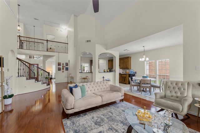 23307 Parkway Lakes Lane, Richmond, TX 77407