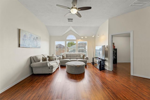 23307 Parkway Lakes Lane, Richmond, TX 77407