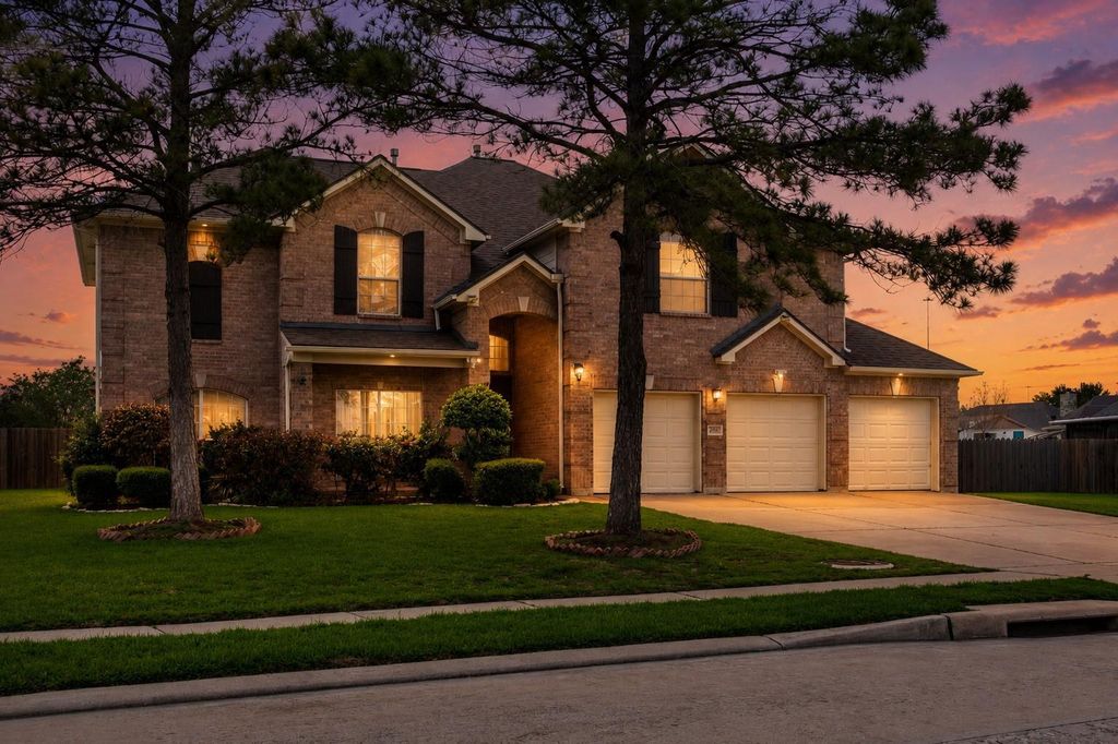 23307 Parkway Lakes Lane, Richmond, TX 77407