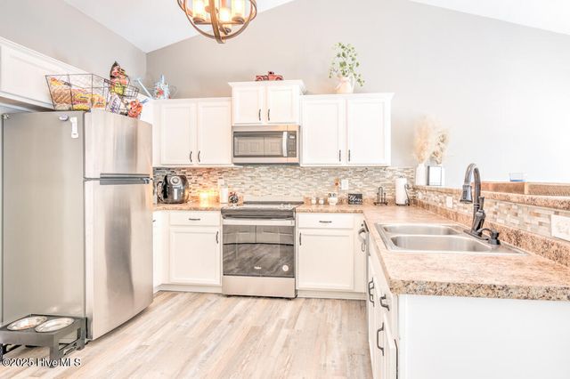 3605 Christian Court, New Bern, NC 28560