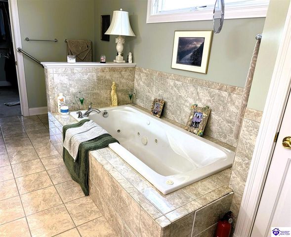 230 Roundtop Road, Elizabethtown, KY 42701