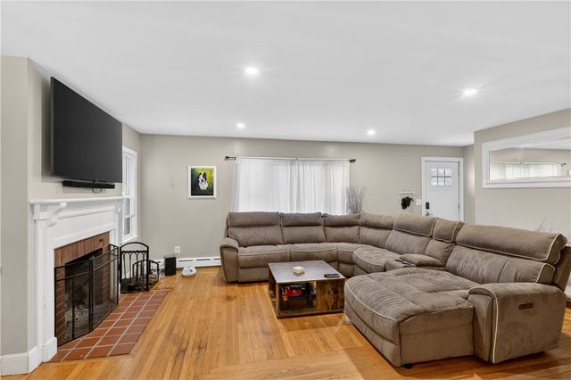 110 Panto Road, Warwick, RI 02886