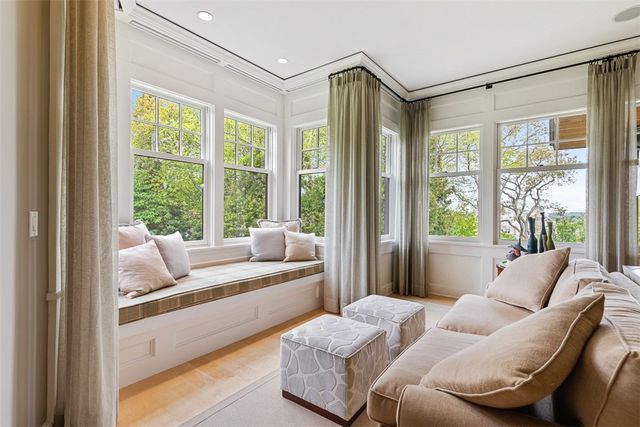 25 Walnut Street, Jamestown, RI 02835
