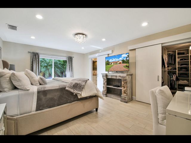 451 N Lyra Circle, Juno Beach, FL 33408