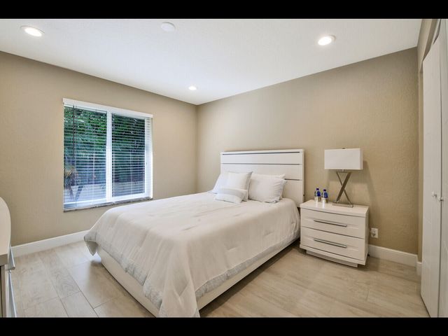 451 N Lyra Circle, Juno Beach, FL 33408