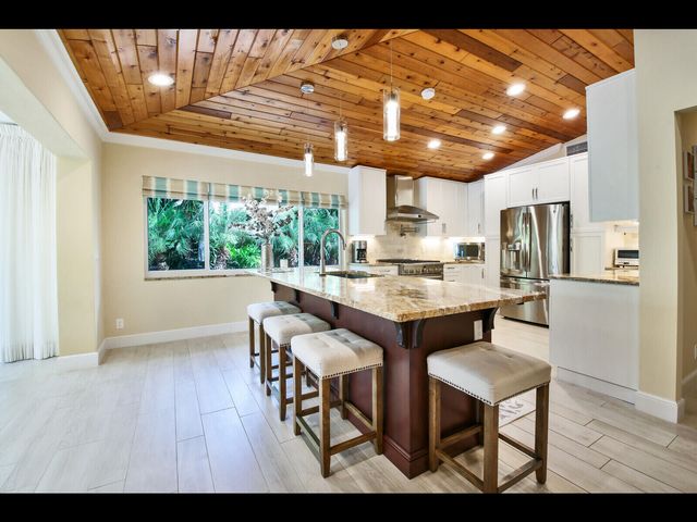 451 N Lyra Circle, Juno Beach, FL 33408