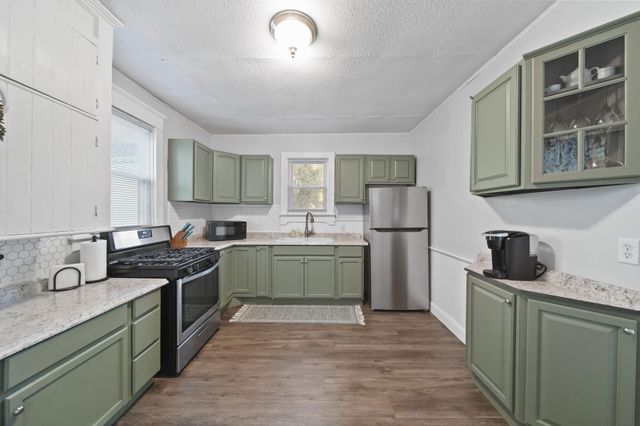 136 E Chestnut Street E, Adrian City, MI 49221