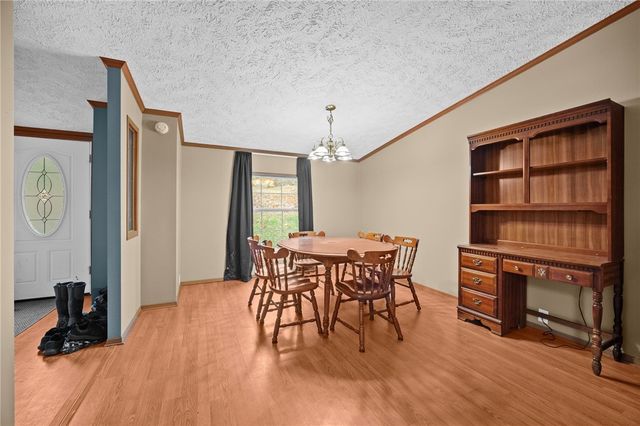 229 Connoquenessing Dr, Connoquenessing Twp, PA 16033