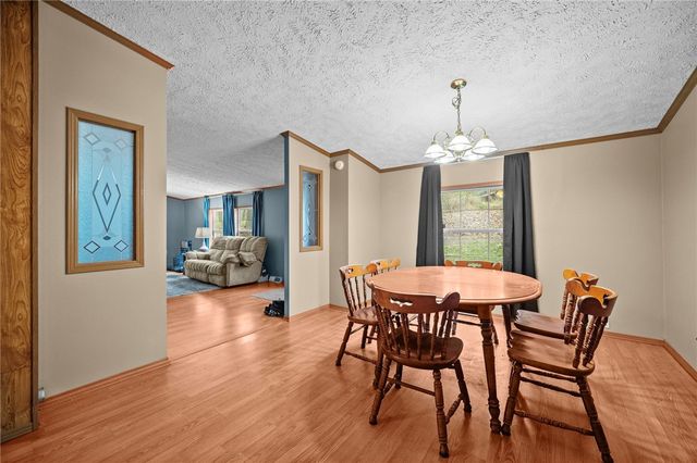 229 Connoquenessing Dr, Connoquenessing Twp, PA 16033