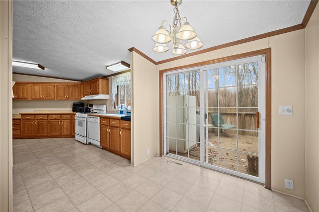 229 Connoquenessing Dr, Connoquenessing Twp, PA 16033