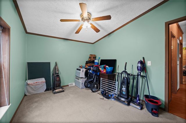 229 Connoquenessing Dr, Connoquenessing Twp, PA 16033