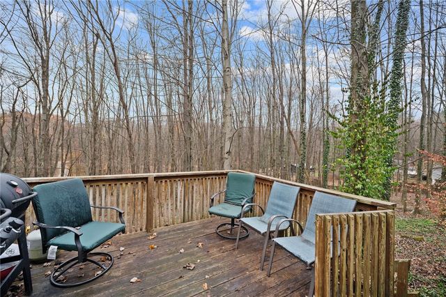 229 Connoquenessing Dr, Connoquenessing Twp, PA 16033