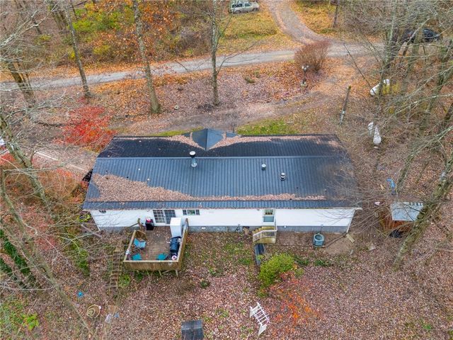 229 Connoquenessing Dr, Connoquenessing Twp, PA 16033