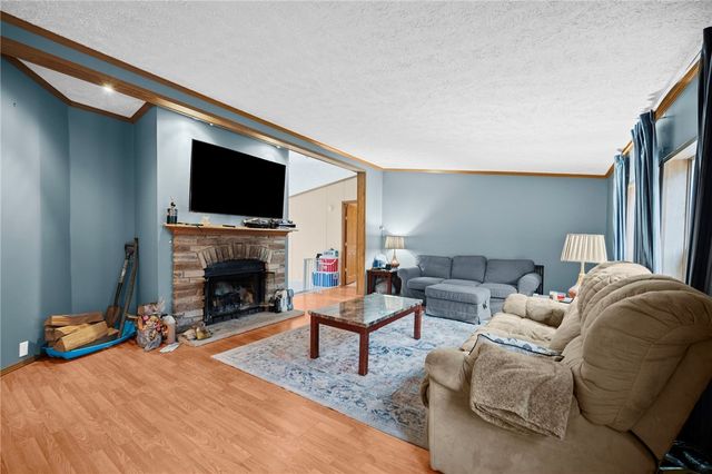 229 Connoquenessing Dr, Connoquenessing Twp, PA 16033