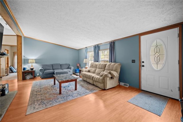 229 Connoquenessing Dr, Connoquenessing Twp, PA 16033