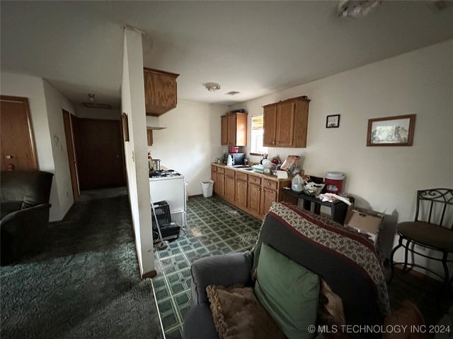 201 SE S SE, Ardmore, OK 73401