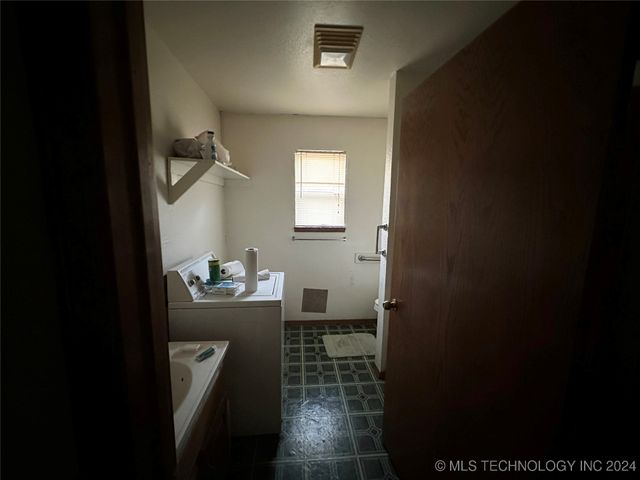 201 SE S SE, Ardmore, OK 73401