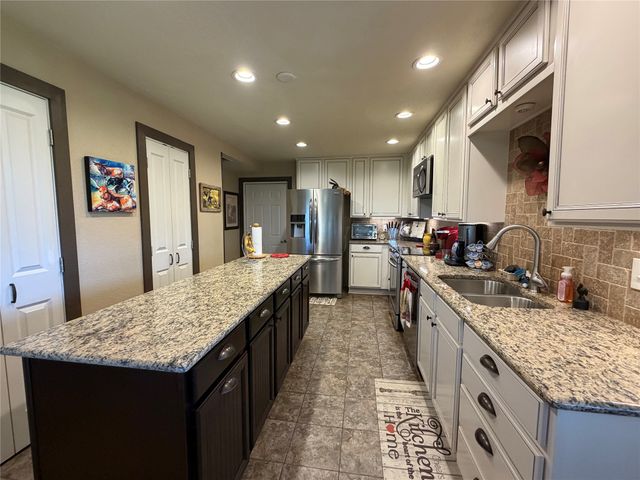 330 S Goode Road, Wilmer, TX 75172