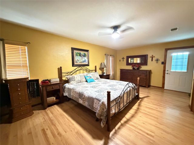 330 S Goode Road, Wilmer, TX 75172