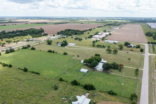 330 S Goode Road, Wilmer, TX 75172