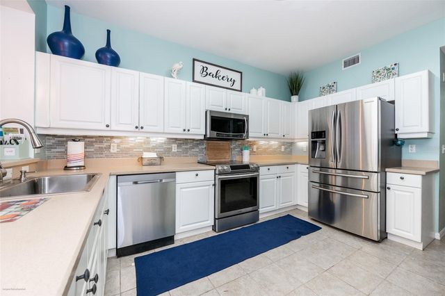 5125 MELBOURNE STREET E201, Punta Gorda, FL 33980