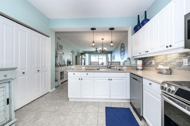 5125 MELBOURNE STREET E201, Punta Gorda, FL 33980
