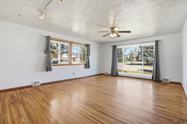 4907 PIERRE, Rapid City, SD 57702