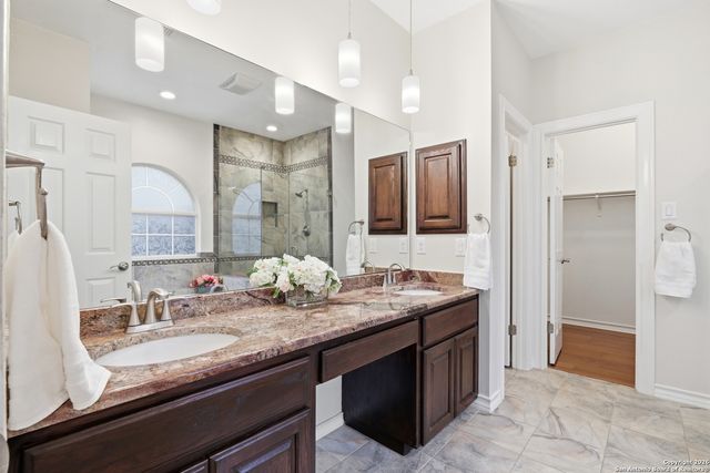 2 Rossridge, San Antonio, TX 78248