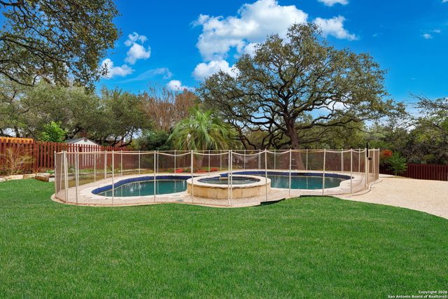 2 Rossridge, San Antonio, TX 78248