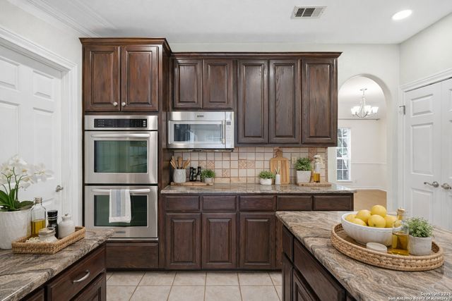 2 Rossridge, San Antonio, TX 78248