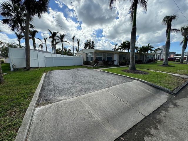 301 COLONIA LANE W, Nokomis, FL 34275