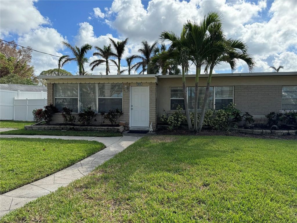 301 COLONIA LANE W, Nokomis, FL 34275