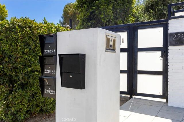 22920 Califa C, Woodland Hills, CA 91367