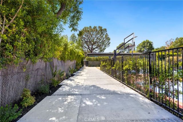 22920 Califa C, Woodland Hills, CA 91367