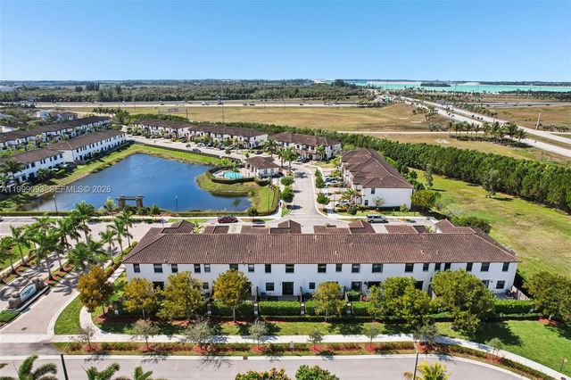 18431 NW 89th Ct, Hialeah, FL 33018