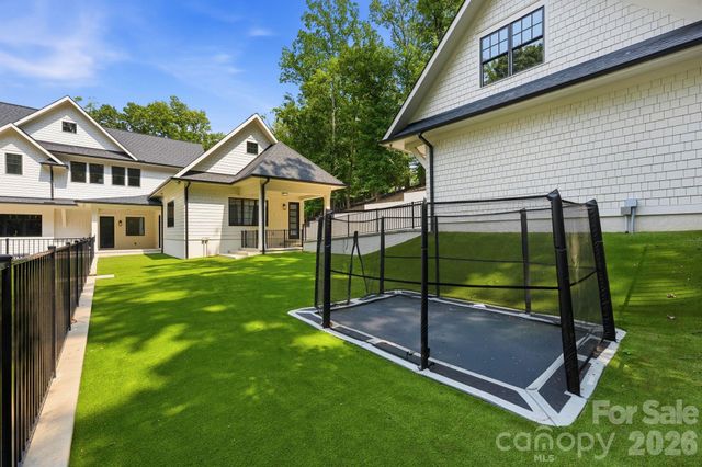 13702 Sage Thrasher Lane, Charlotte, NC 28278