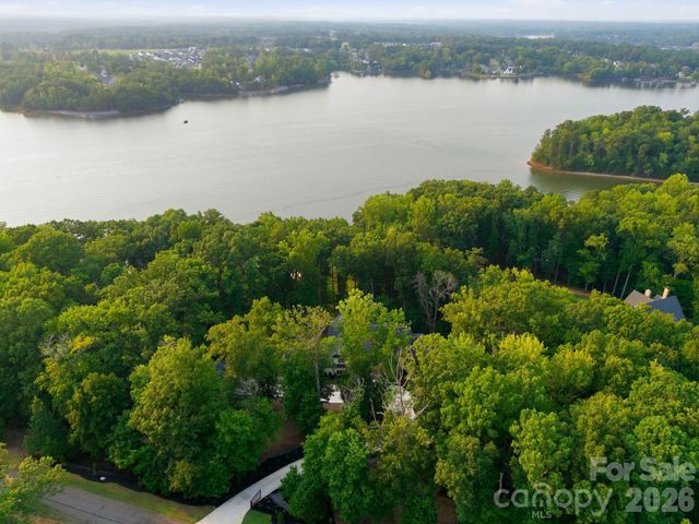 13702 Sage Thrasher Lane, Charlotte, NC 28278
