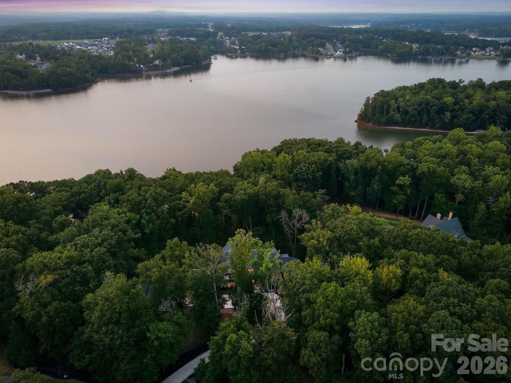 13702 Sage Thrasher Lane, Charlotte, NC 28278