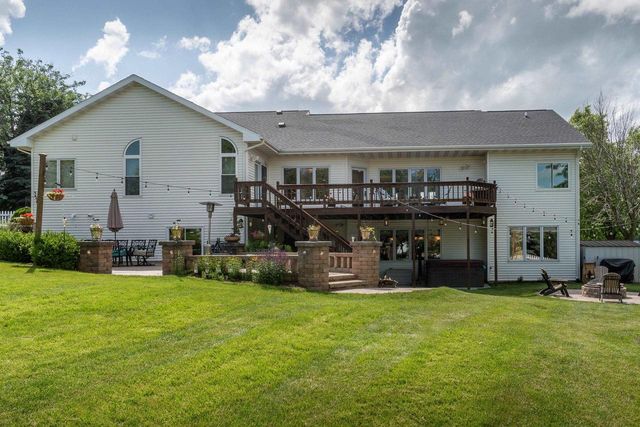 8601 Stonebrook Circle, Middleton, WI 53562