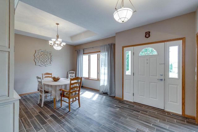 8601 Stonebrook Circle, Middleton, WI 53562