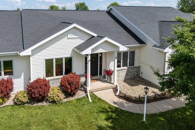 8601 Stonebrook Circle, Middleton, WI 53562