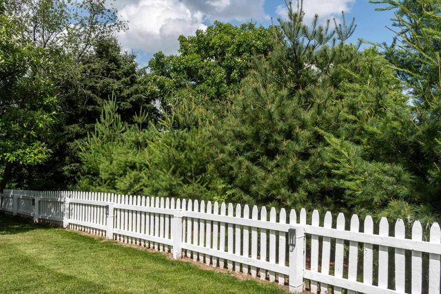 8601 Stonebrook Circle, Middleton, WI 53562