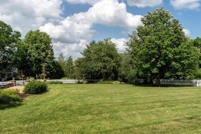 8601 Stonebrook Circle, Middleton, WI 53562