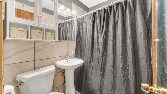 631 141st Street, Hammond, IN 46327