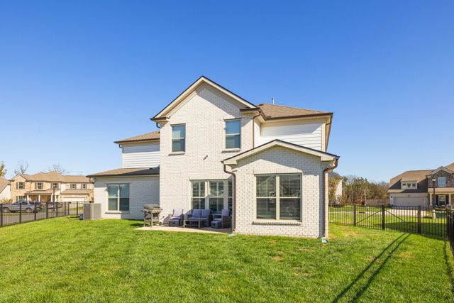 841 Chalkstone Ln, Mount Juliet, TN 37122