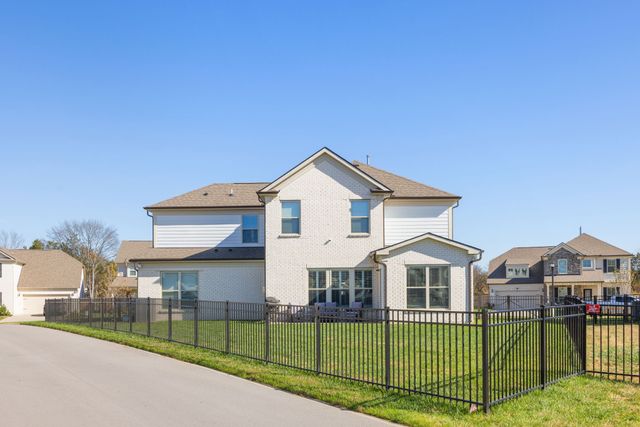 841 Chalkstone Ln, Mount Juliet, TN 37122