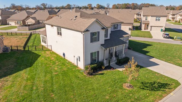 841 Chalkstone Ln, Mount Juliet, TN 37122