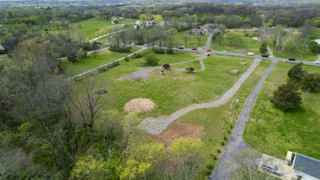 712 New Shackle Island Rd, Hendersonville, TN 37075