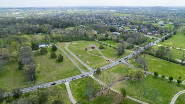 712 New Shackle Island Rd, Hendersonville, TN 37075