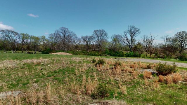 712 New Shackle Island Rd, Hendersonville, TN 37075
